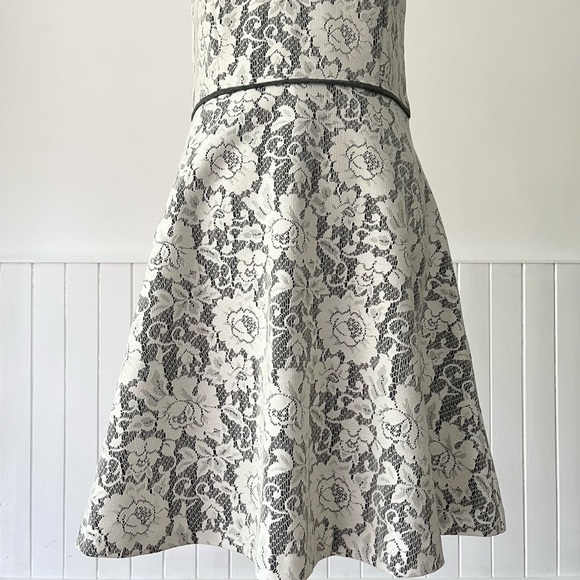 Ann Taylor Factory Sleeveless Floral Lace Skater Dress Size 2 - Picture 3 of 13